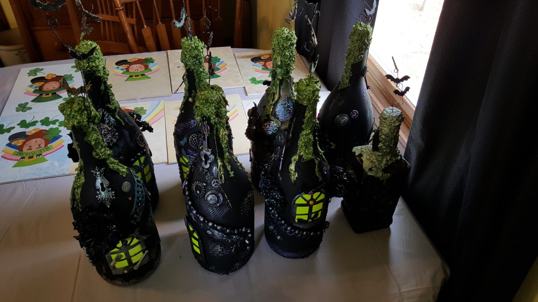 Painting Divas-2018-Doris-mixedmedia bottles