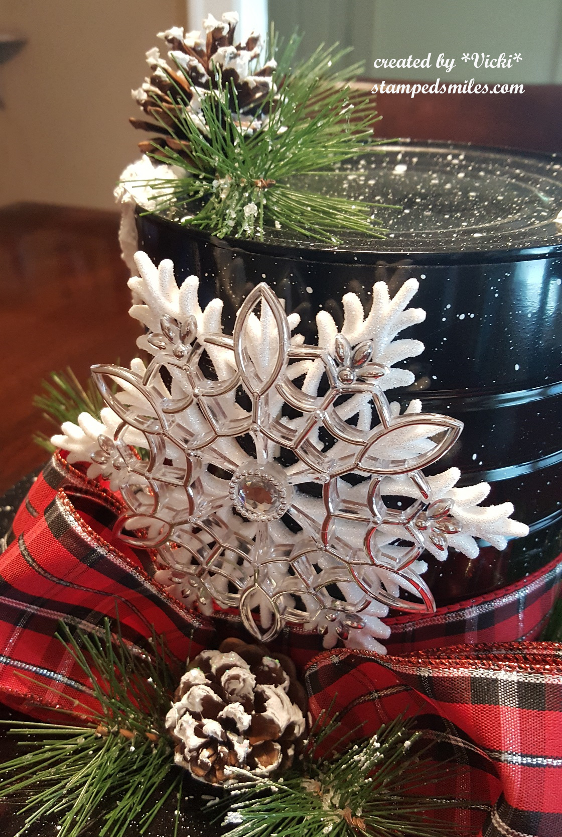 Vicki-Christmas centerpiece-snowman hat2