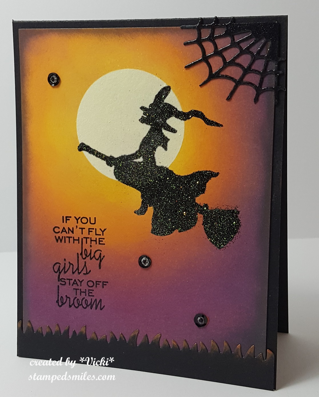 Vicki-SnS-BigGirls-sky