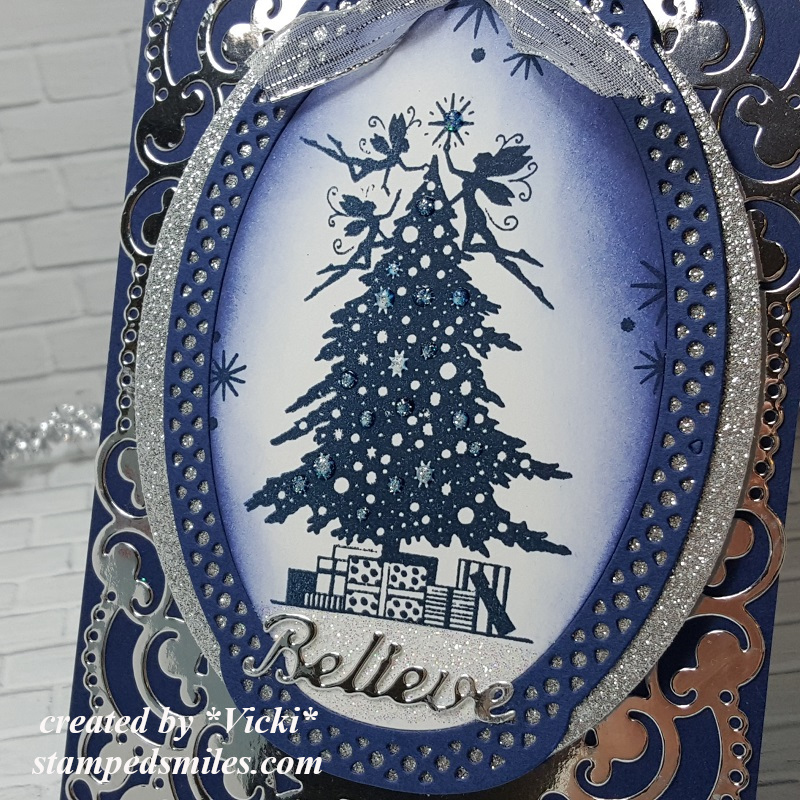 Vicki-LavinaChristmas-close